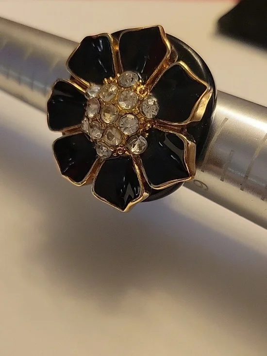 Acrylic Rhinestone Flower Ring - Picture 6 of 9